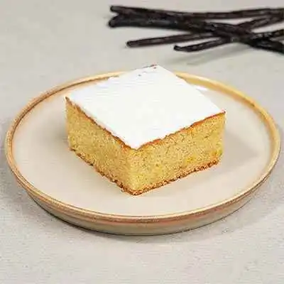 Simple Protein Vanilla Cake